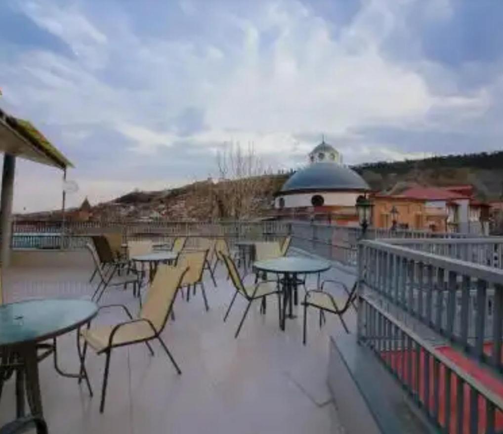 Royal Hotel Tbilisi Luaran gambar